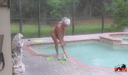 Mature milf cannot get enough of a young dick