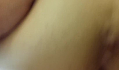 Huge cumshot landing on MILF's pretty face