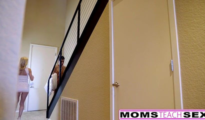 Busty stepmom Alexis Fawx squirting all over Xander Corvus' cock