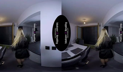 Housewife loves to suck and fuck in VR