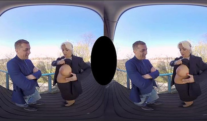 Mature porns tar Gwendolyn exposes her new boobs in VR