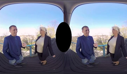 Mature porns tar Gwendolyn exposes her new boobs in VR
