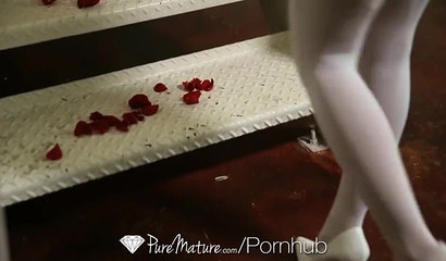 Brooklyn Chase's big tits bounce as she takes her man's pounding