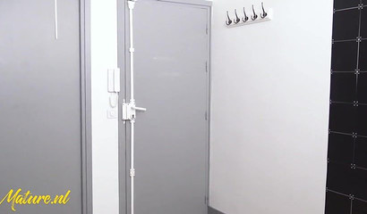 French milf gets her ass destroyed by two cocks