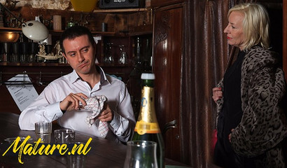 Charly Sparks seduces a bartender for anal sex