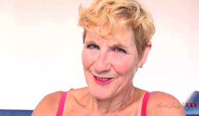 Landlord lady with perky tits plays with herself