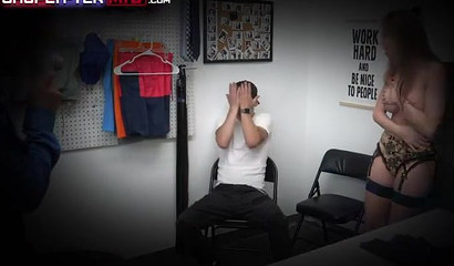 Milf Vanessa Cage sensually strokes her pussy in the bathtub