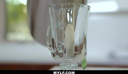 Mon lets her daughter's boyfriend cum on her ass