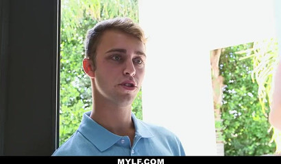 Milf gets surprised with a hot creampie