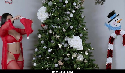 Thick goddess in red gets drilled for Christmas