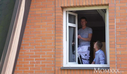 Bombshell Barbie Sins handles two dicks at the same time