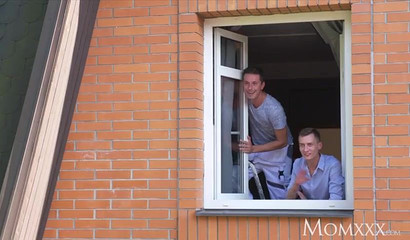 Bombshell Barbie Sins handles two dicks at the same time